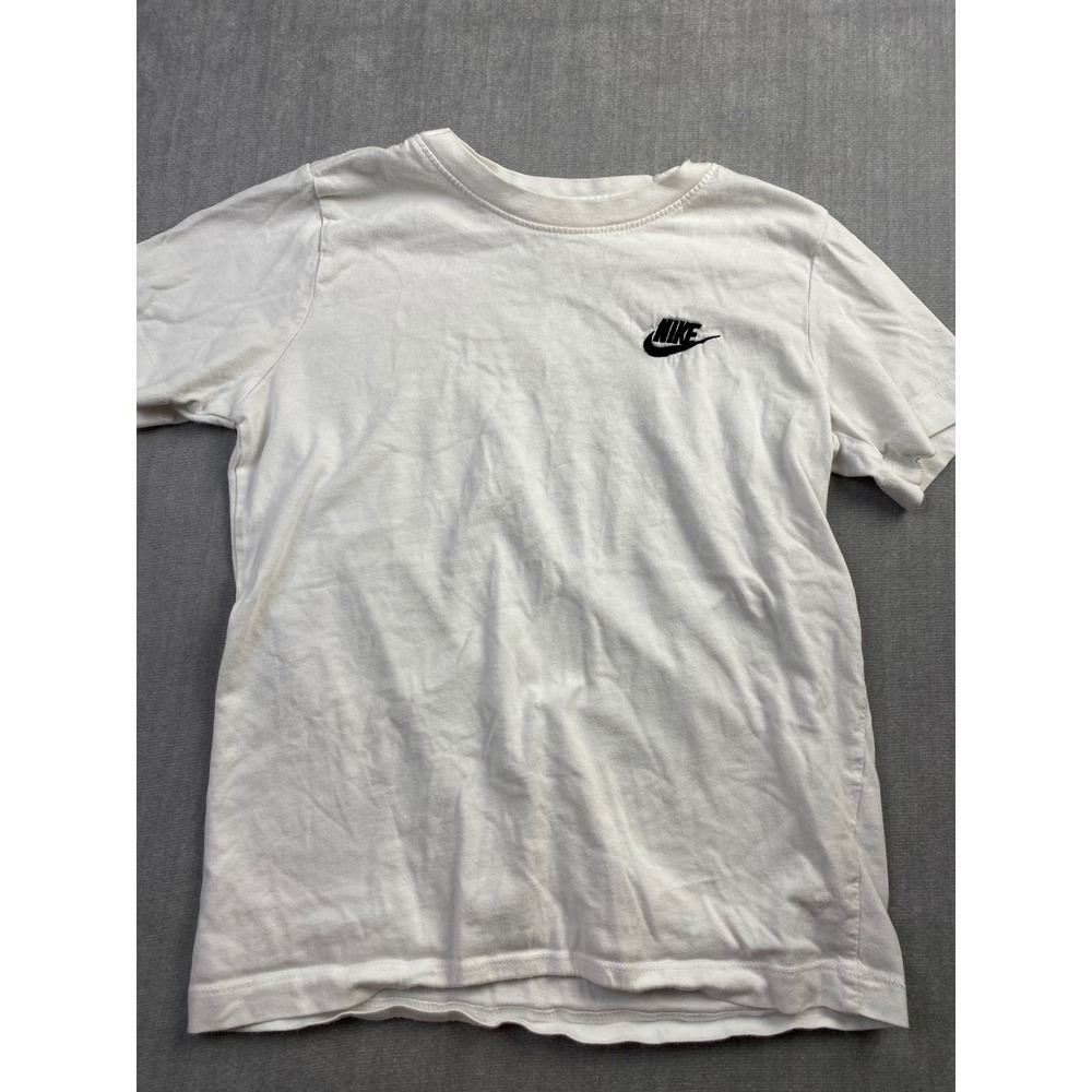 Nike Sportswear Futura‎ Logo Embroidered White Cotton T-Shirt Mens Medium AR4997